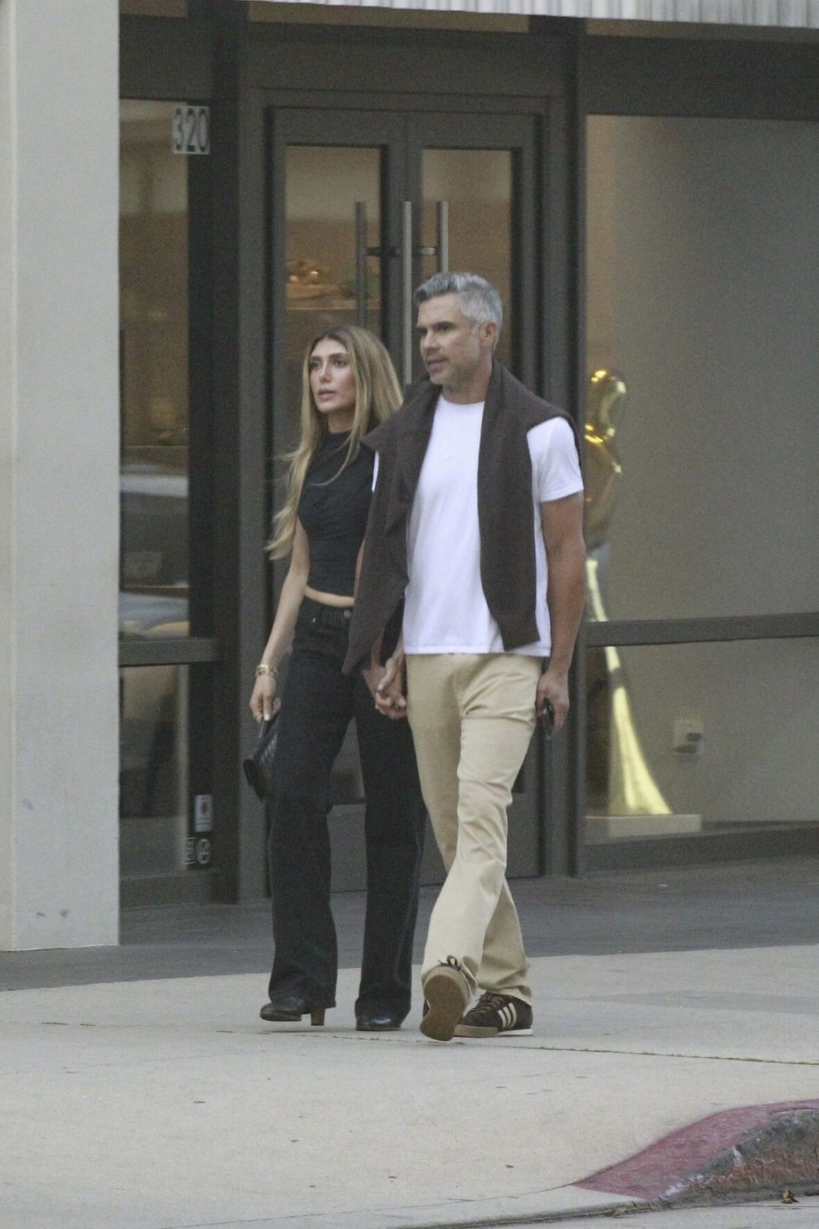 Cash Warren Seanna Pereira faz compras em Beverly Hills