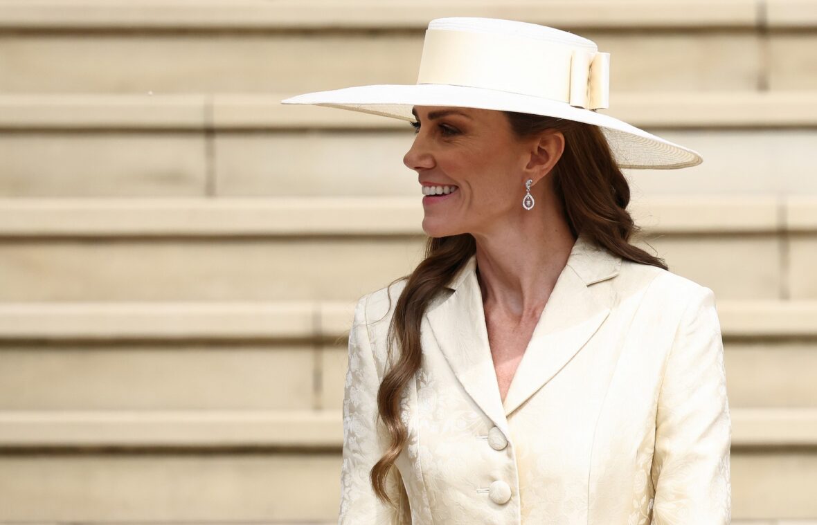 Kate Middleton comparece ao serviço da Ordem da Jarreteira 2026 no Castelo de Windsor