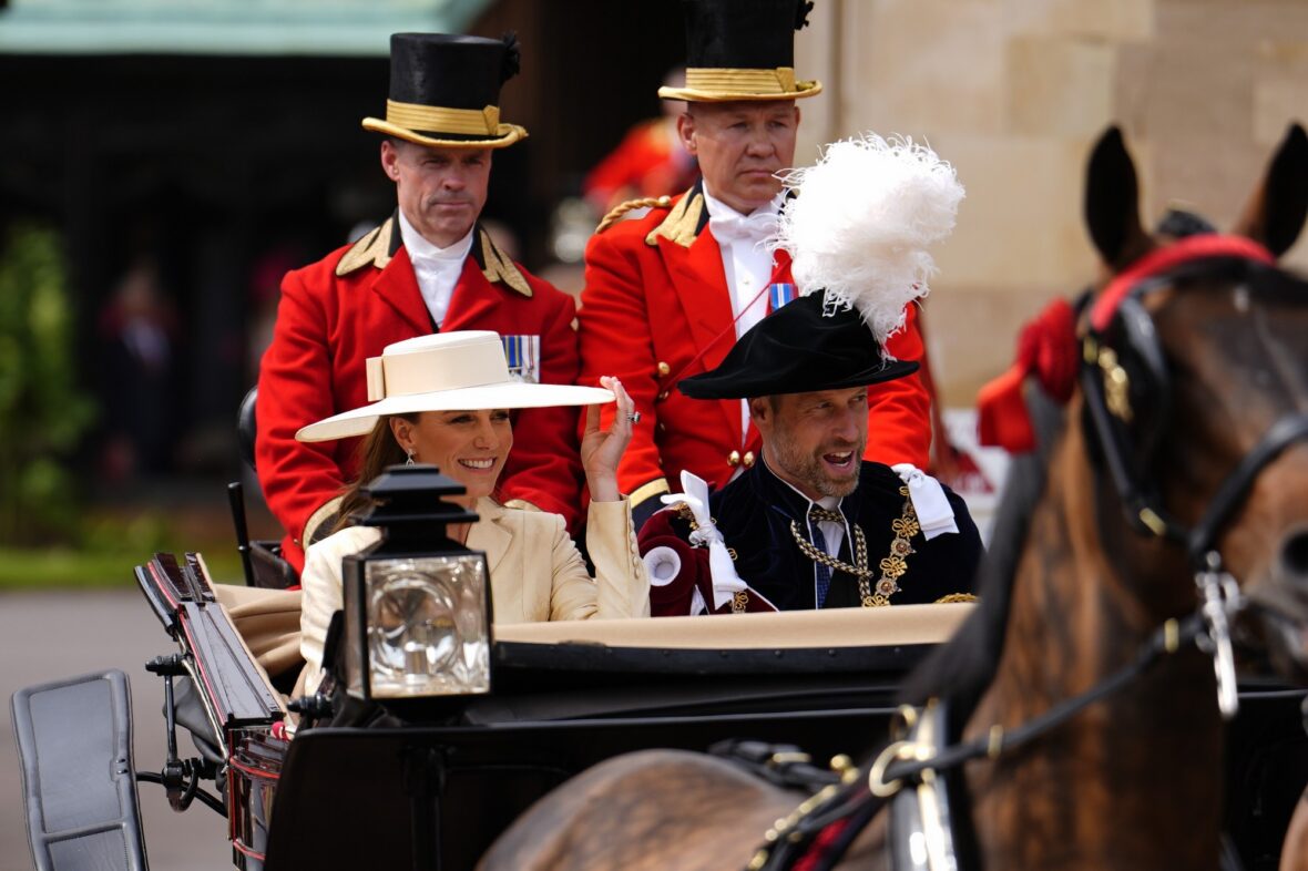 A realeza britânica participa do serviço da Ordem da Jarreteira de 2026 no Castelo de Windsor