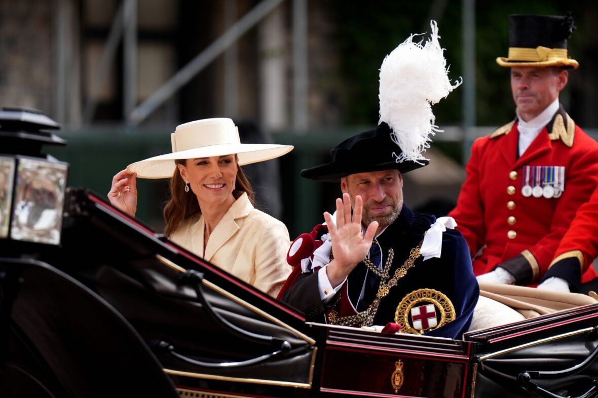 A realeza britânica participa do serviço da Ordem da Jarreteira de 2026 no Castelo de Windsor