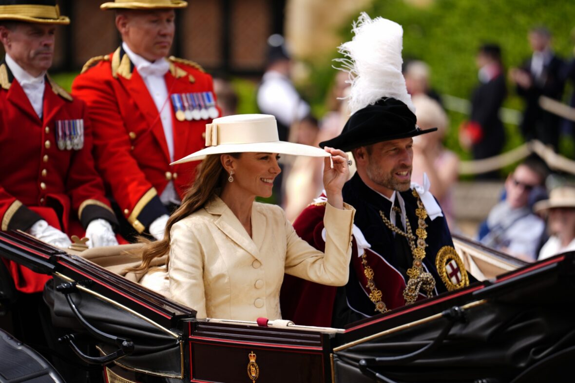 A realeza britânica participa do serviço da Ordem da Jarreteira de 2026 no Castelo de Windsor