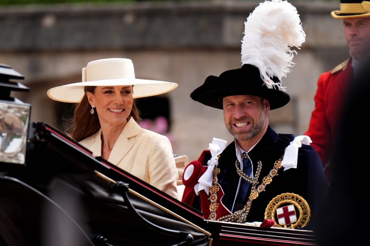 Kate Middleton comparece ao serviço da Ordem da Jarreteira 2026 no Castelo de Windsor
