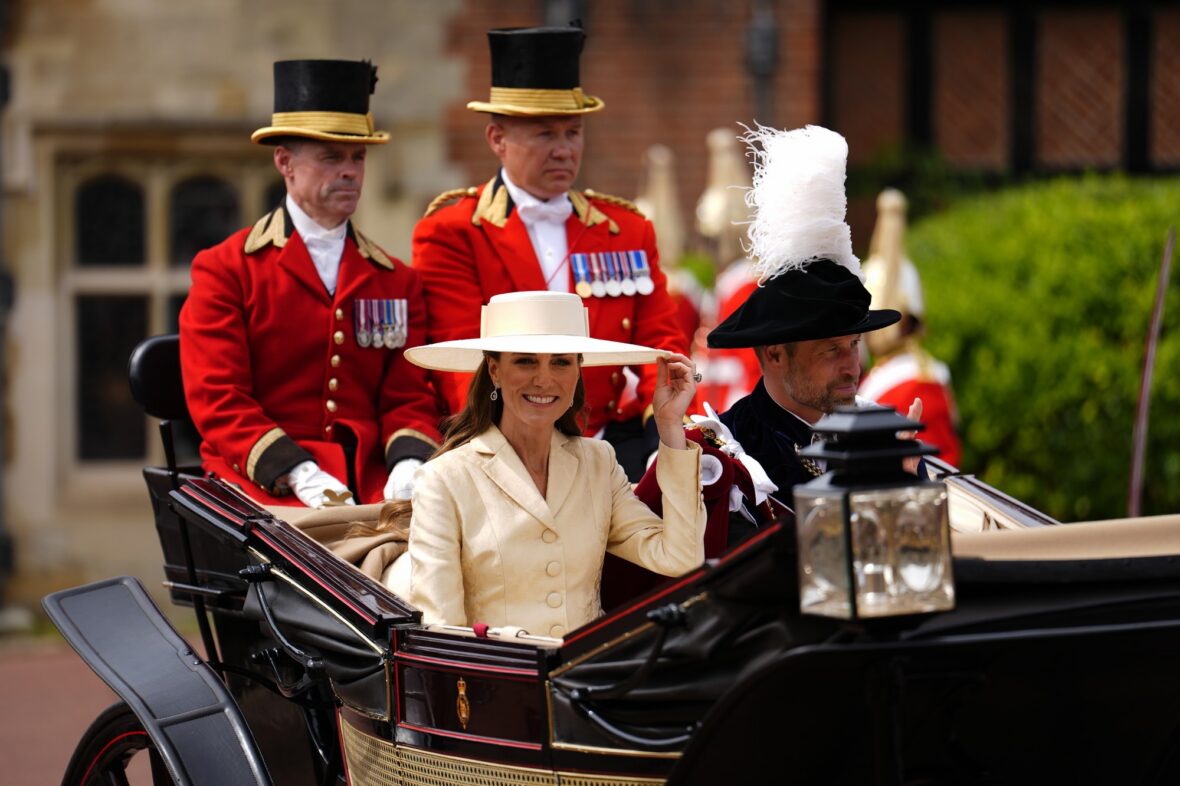 A realeza britânica participa do serviço da Ordem da Jarreteira de 2026 no Castelo de Windsor