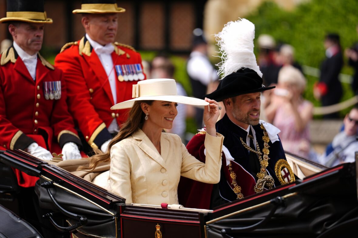 A realeza britânica participa do serviço da Ordem da Jarreteira de 2026 no Castelo de Windsor
