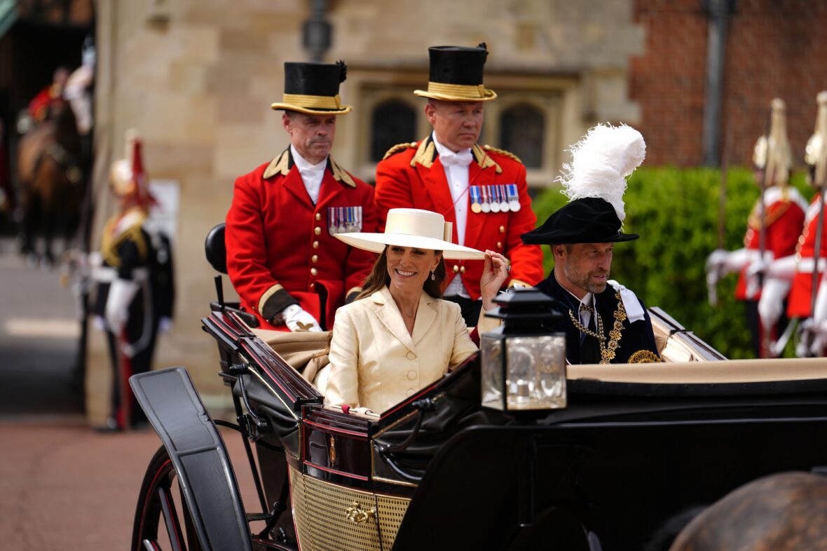 A realeza britânica participa do serviço da Ordem da Jarreteira de 2026 no Castelo de Windsor