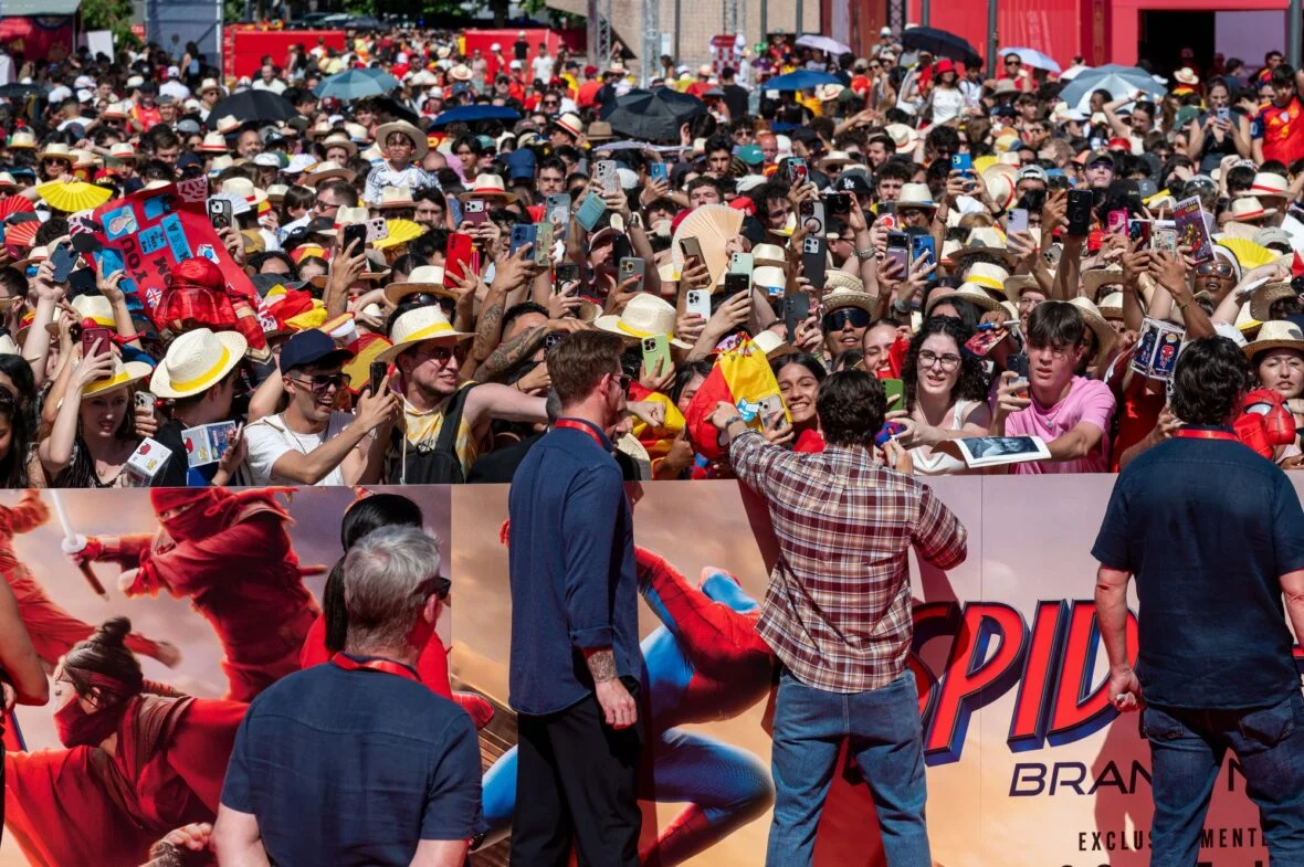 Tom Holland na comemoração do lançamento da Copa do Mundo da Seleção Espanhola de Futebol