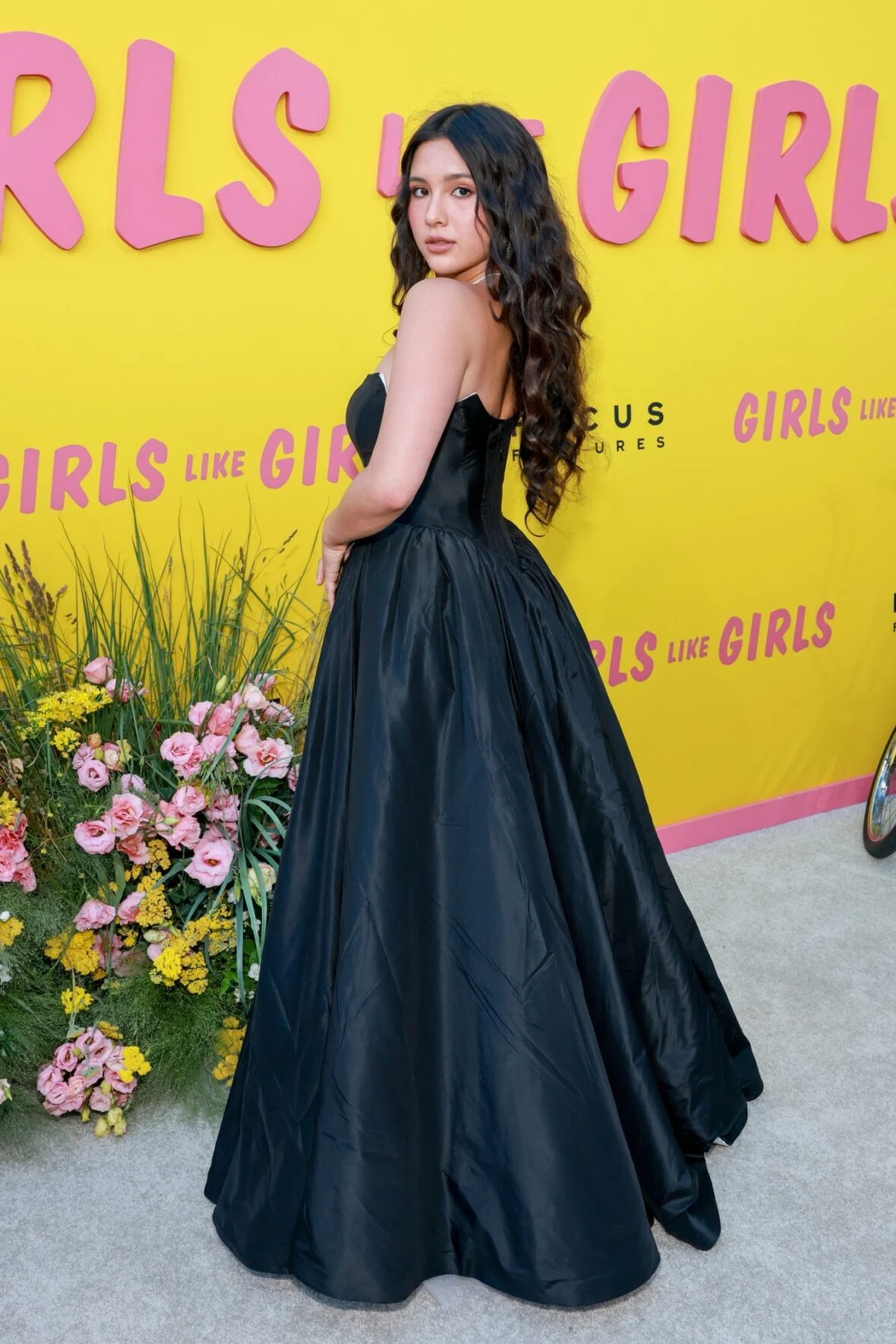 Maya da Costa na estreia de Girls Like Girls