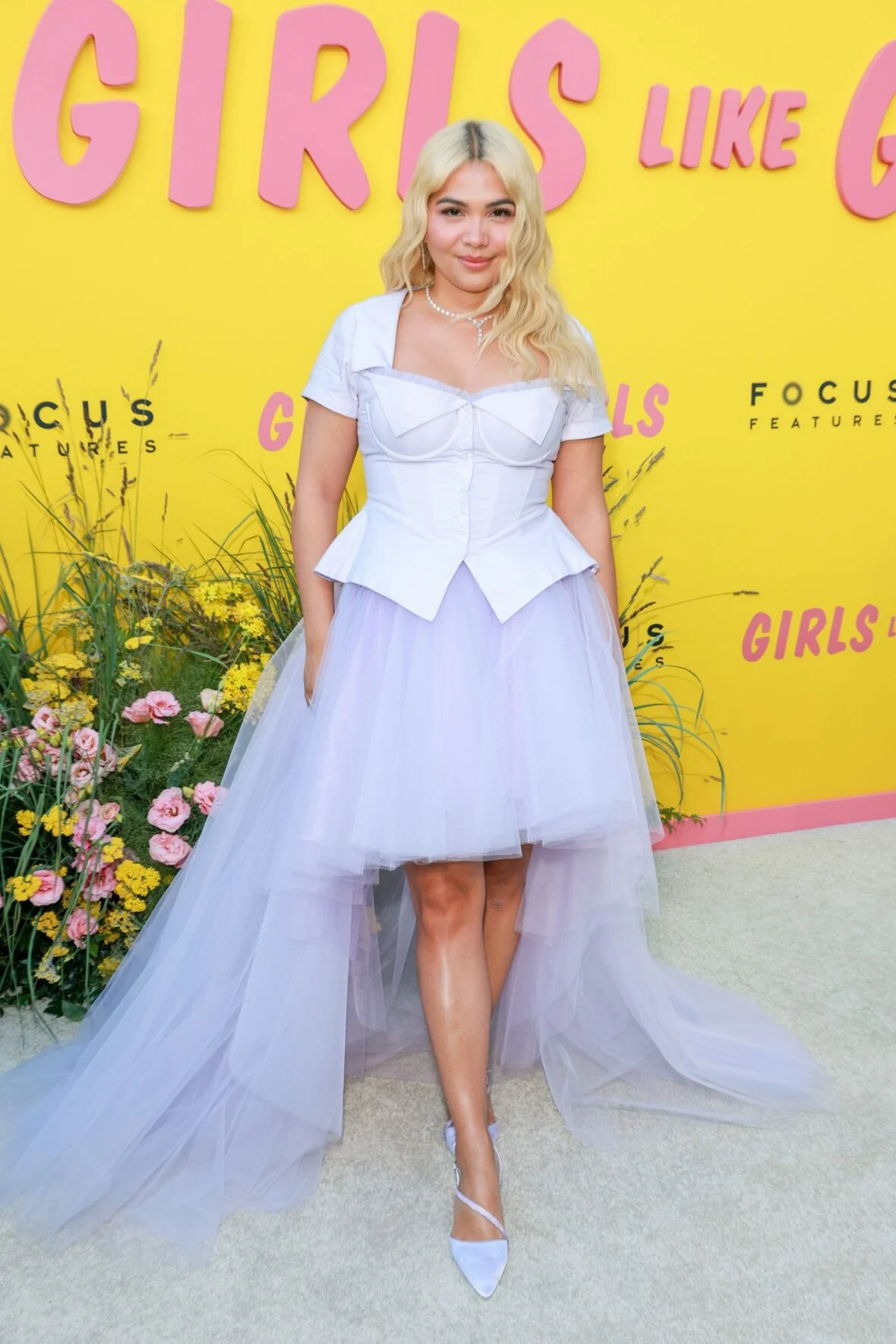 Hayley Kiyoko na estreia de Girls Like Girls