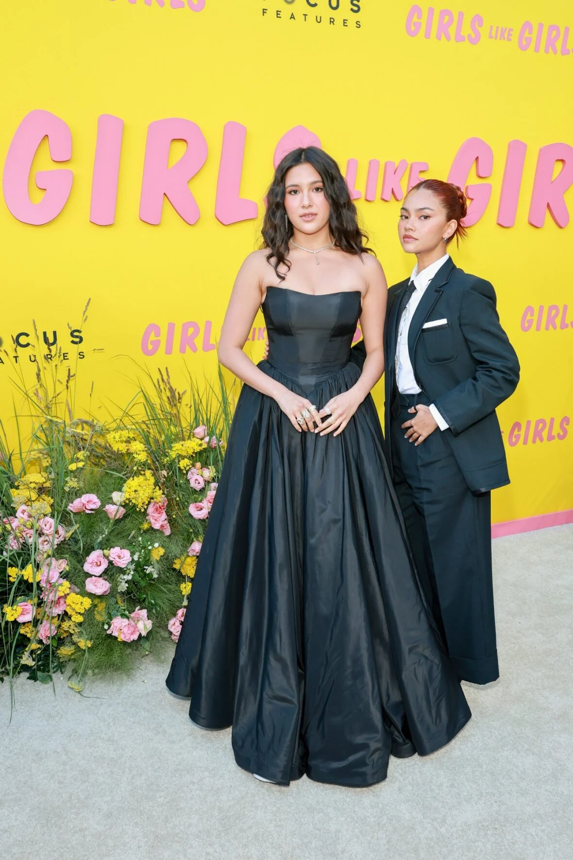 Maya da Costa e Myra Molloy na estreia de Girls Like Girls