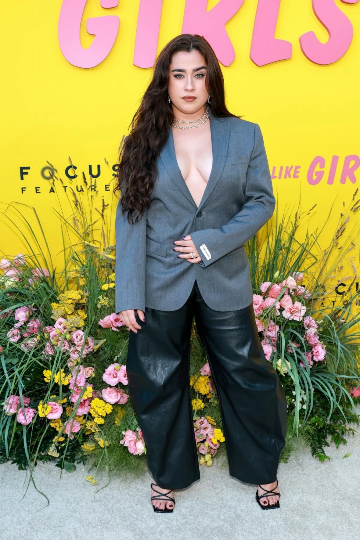Lauren Jauregui na estreia de Girls Like Girls