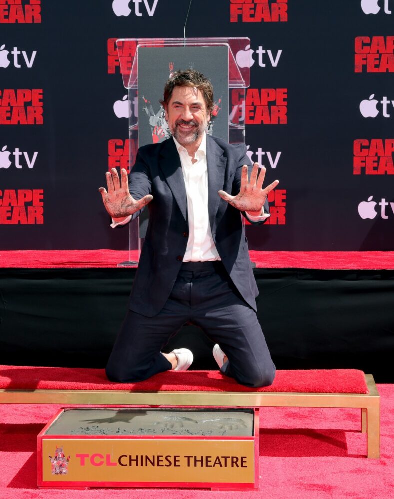 Javier Bardem em sua cerimônia de impressão de mão e pegada no TCL Chinese Theatre