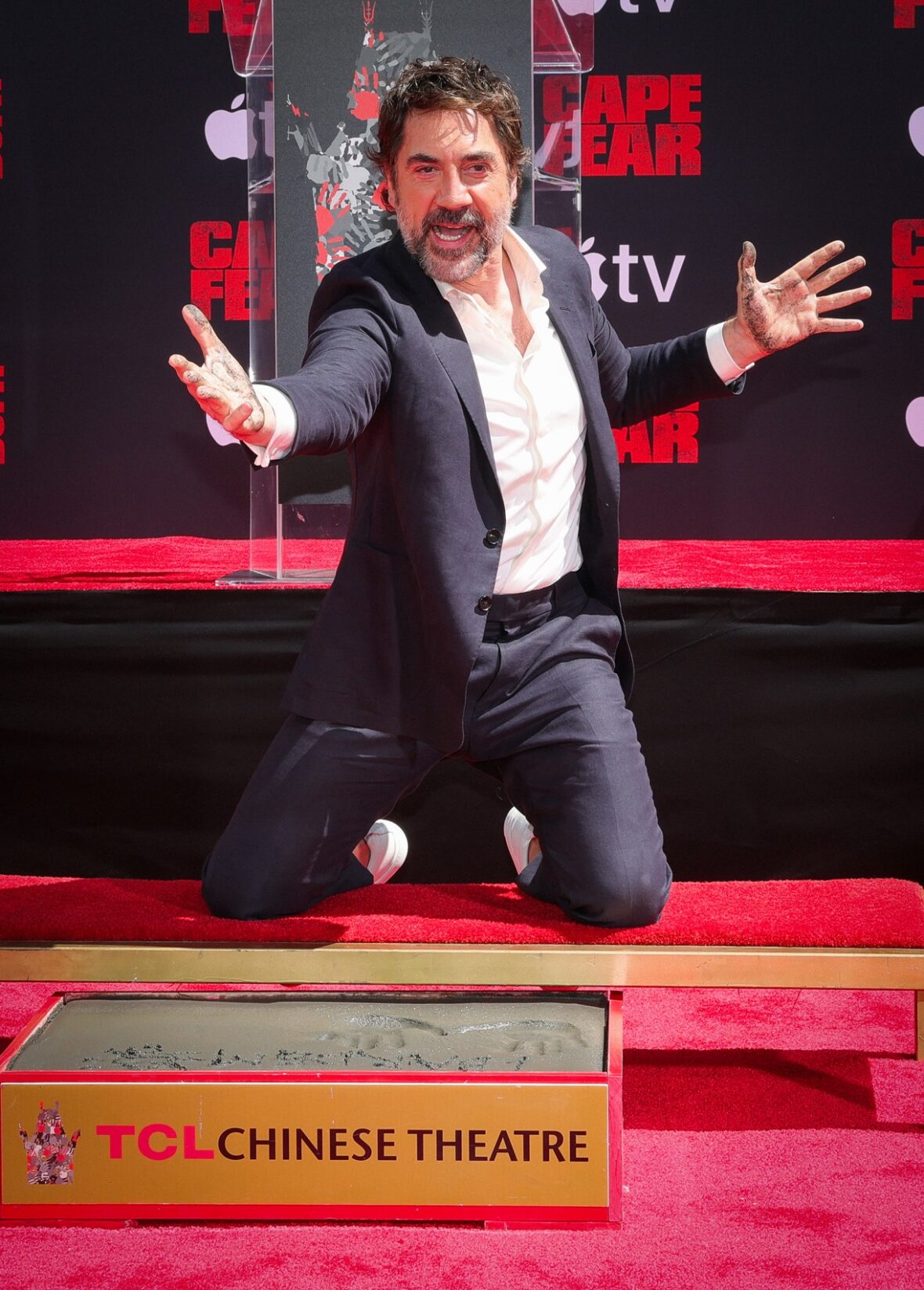 Javier Bardem em sua cerimônia de impressão de mão e pegada no TCL Chinese Theatre