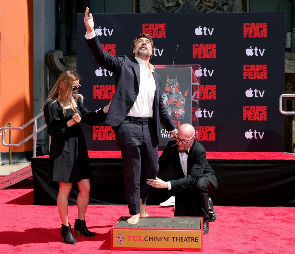 Javier Bardem em sua cerimônia de impressão de mão e pegada no TCL Chinese Theatre