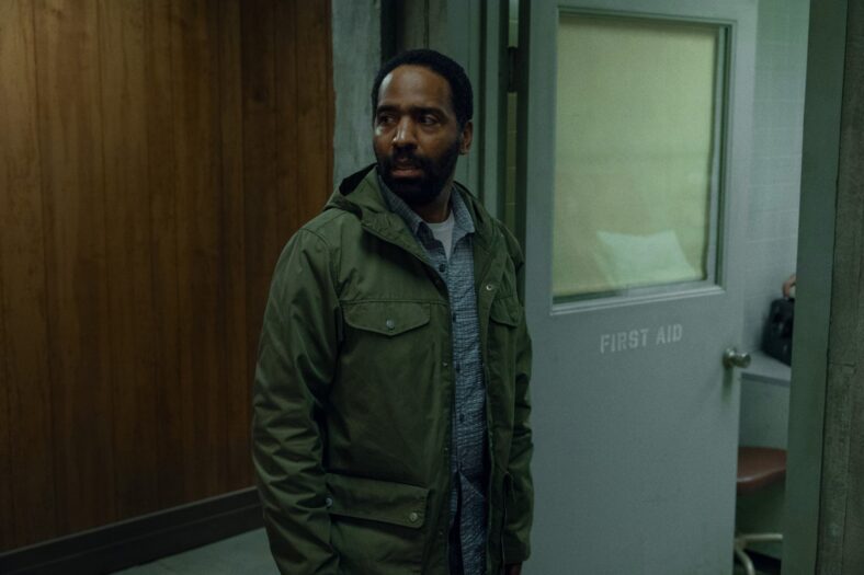 Kevin Carroll em um still para