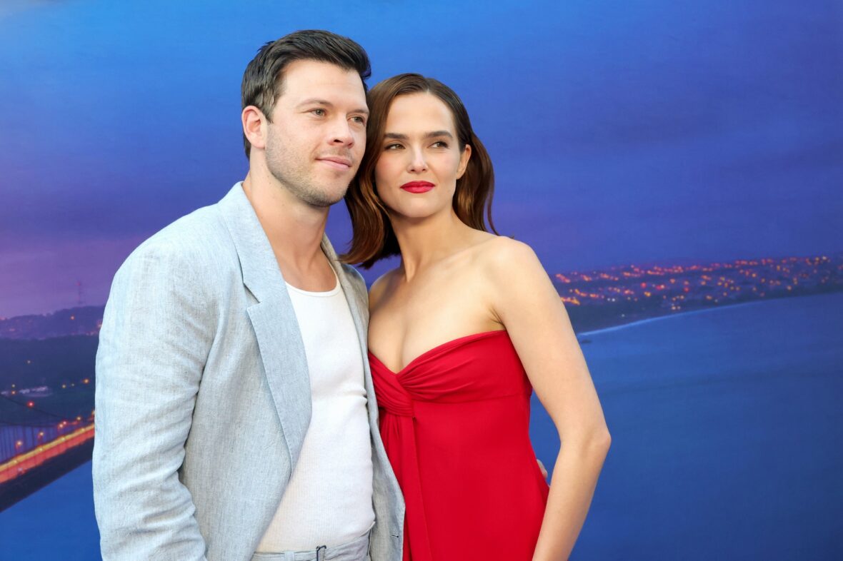 Jimmy Tatro e Zoey Deutch nas mensagens de voz para a estreia de Isabelle