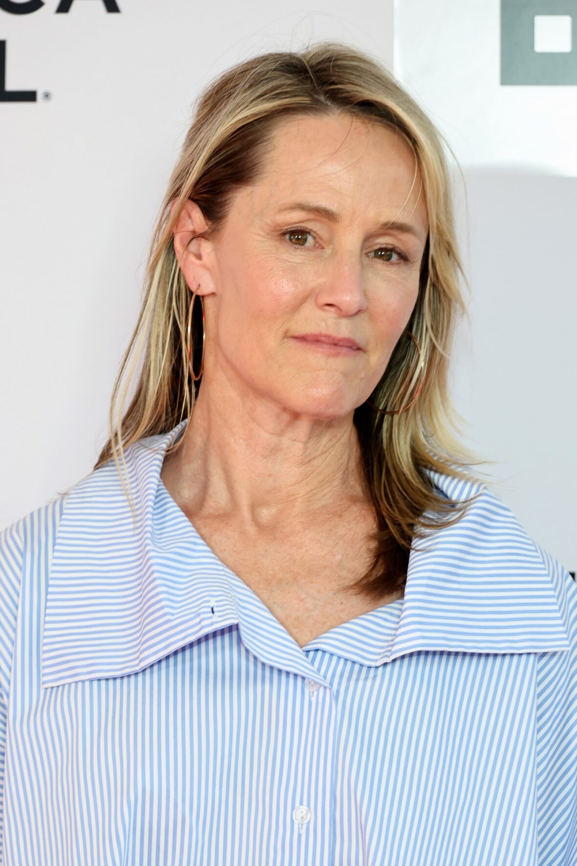 Mary Stuart Masterson no tapete vermelho do Tribeca Film Festival em 2026