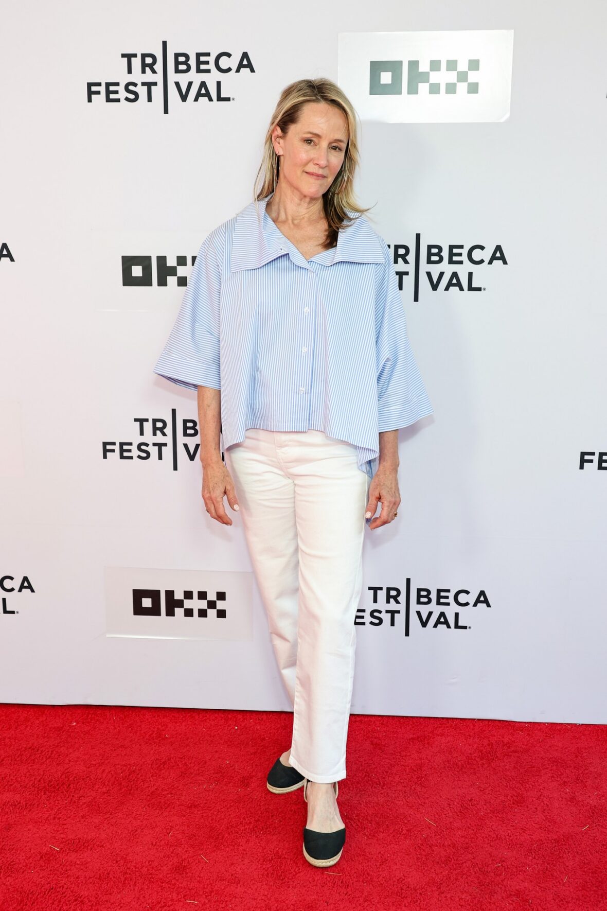 Mary Stuart Masterson no tapete vermelho do Tribeca Film Festival em 2026