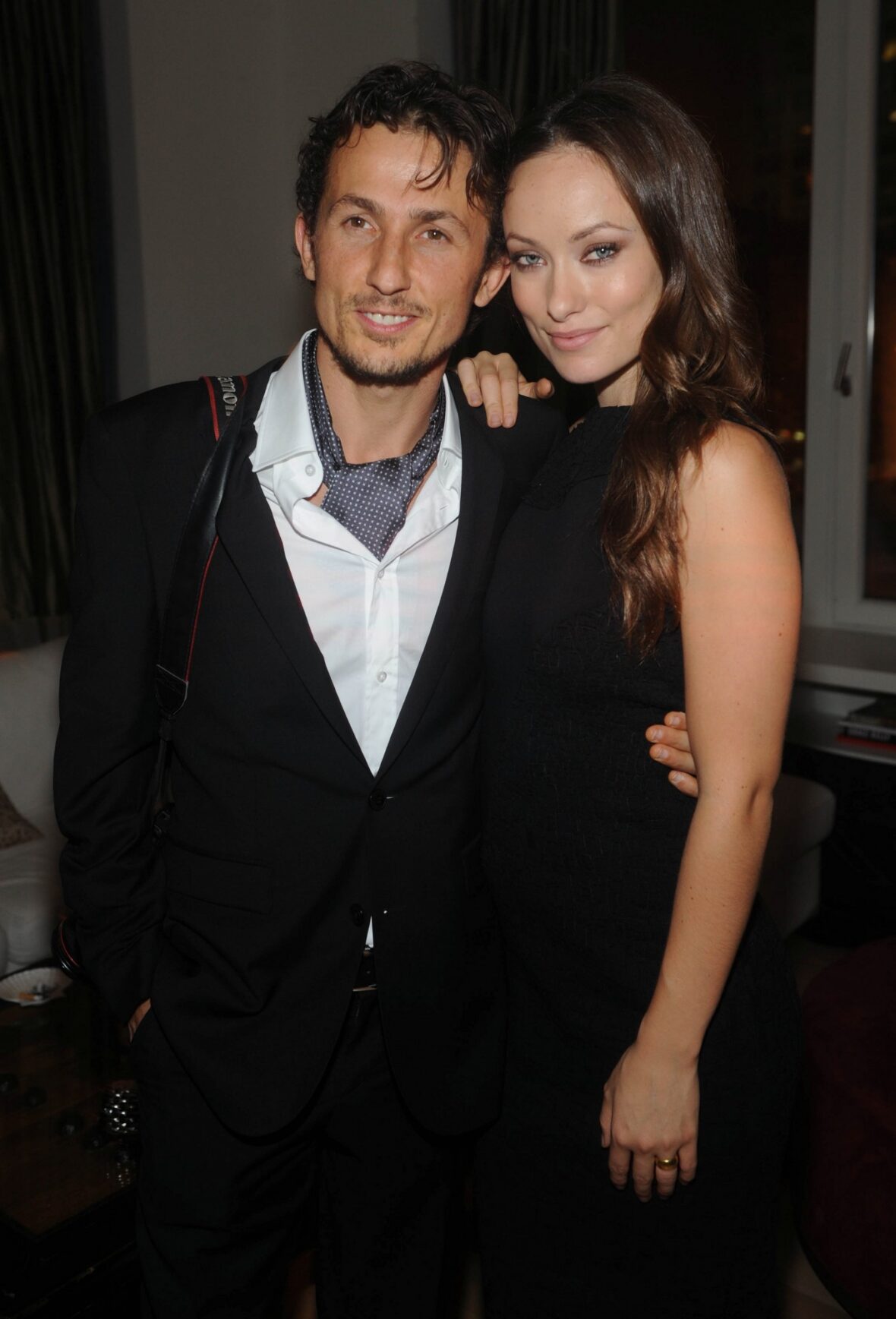 Olivia Wilde posa com o ex-marido Tao Ruspoli em foto retrógrada