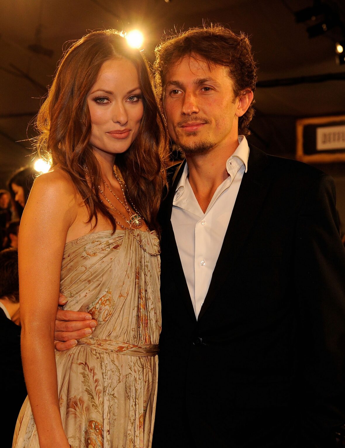 Olivia Wilde posa com o ex-marido Tao Ruspoli em foto retrógrada
