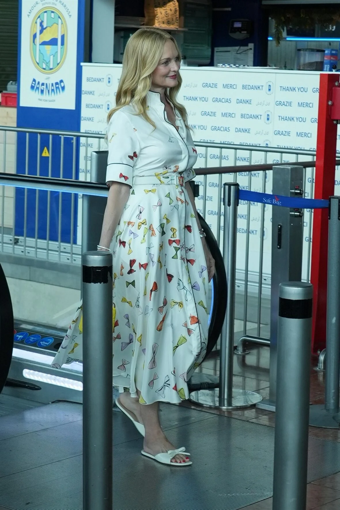 O elenco da White Lotus filma no aeroporto de Nice