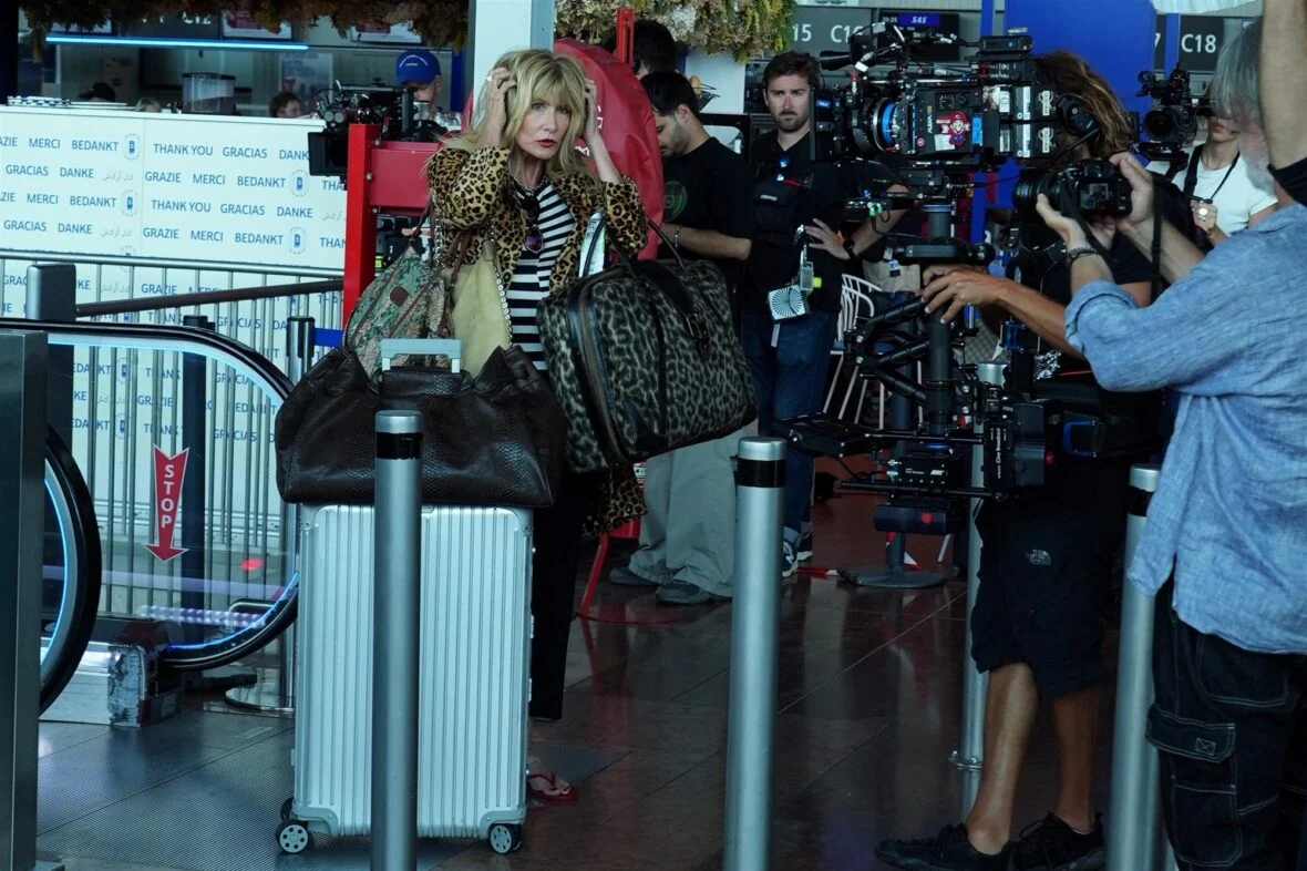 O elenco da White Lotus filma no aeroporto de Nice