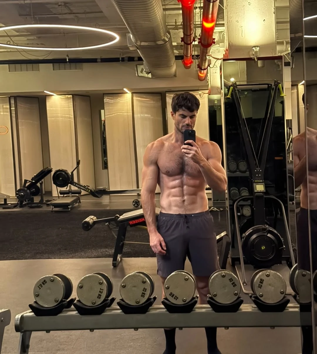 Dougie Joseph selfies de sua página do Instagram