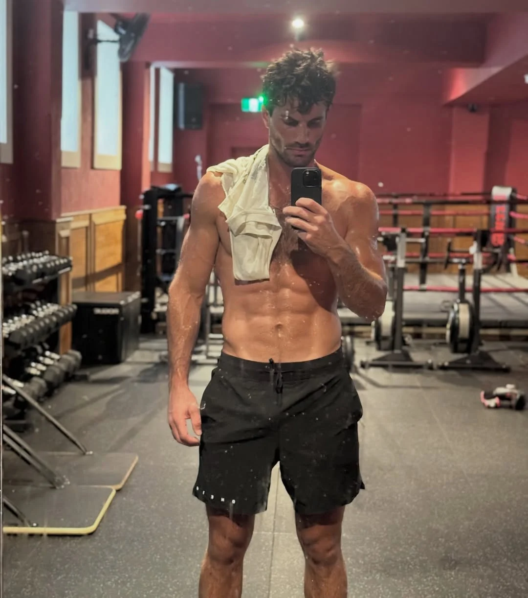 Dougie Joseph selfies de sua página do Instagram