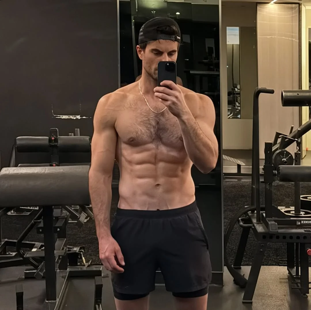 Dougie Joseph selfies de sua página do Instagram