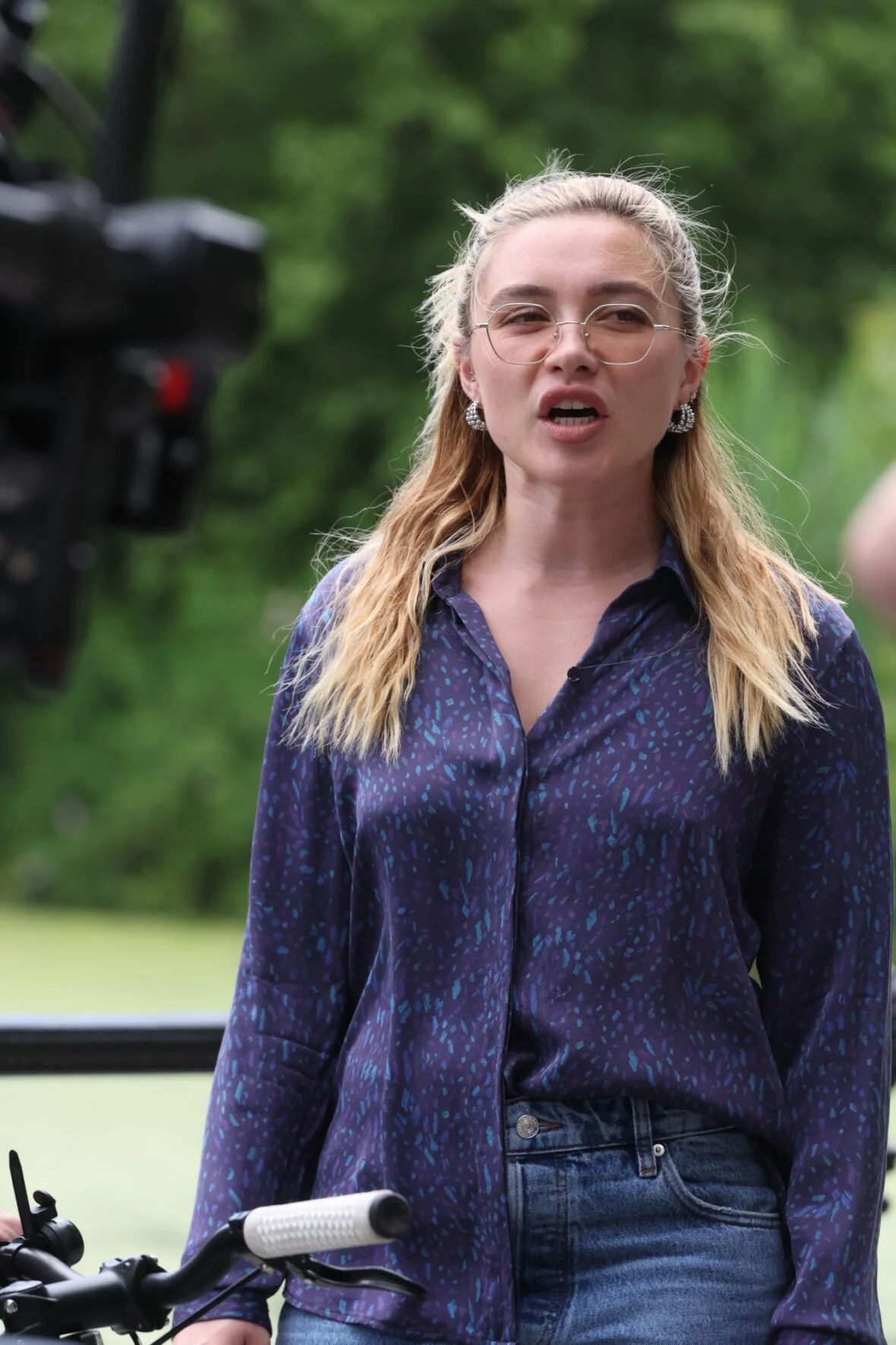 Florence Pugh e Andy Samberg filmando um novo filme 42,6 anos no Central Park