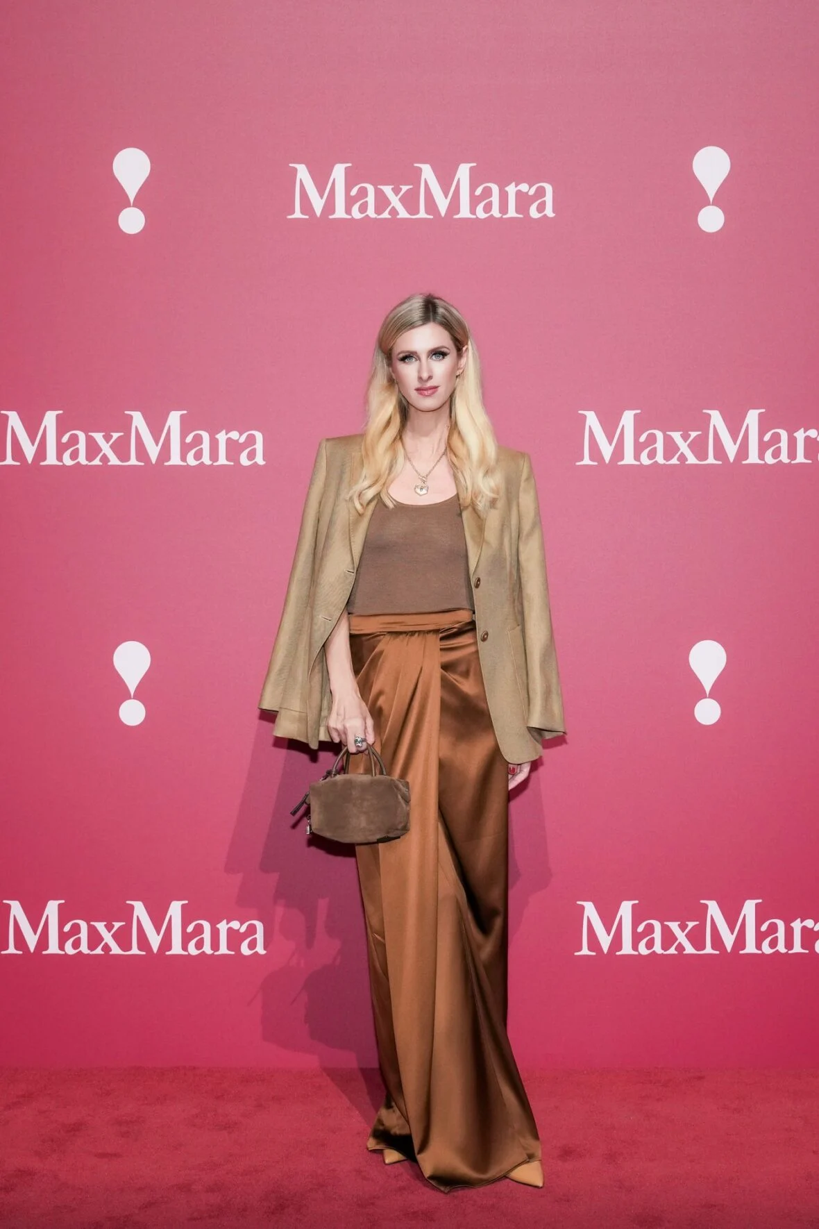 Nicky Hilton posa no desfile Max Mara em Xangai
