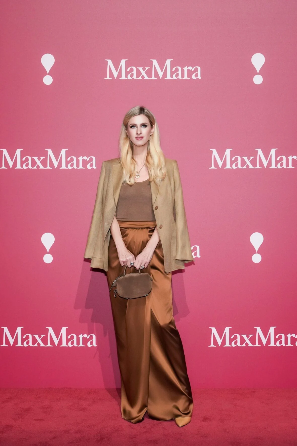 Nicky Hilton posa no desfile Max Mara em Xangai
