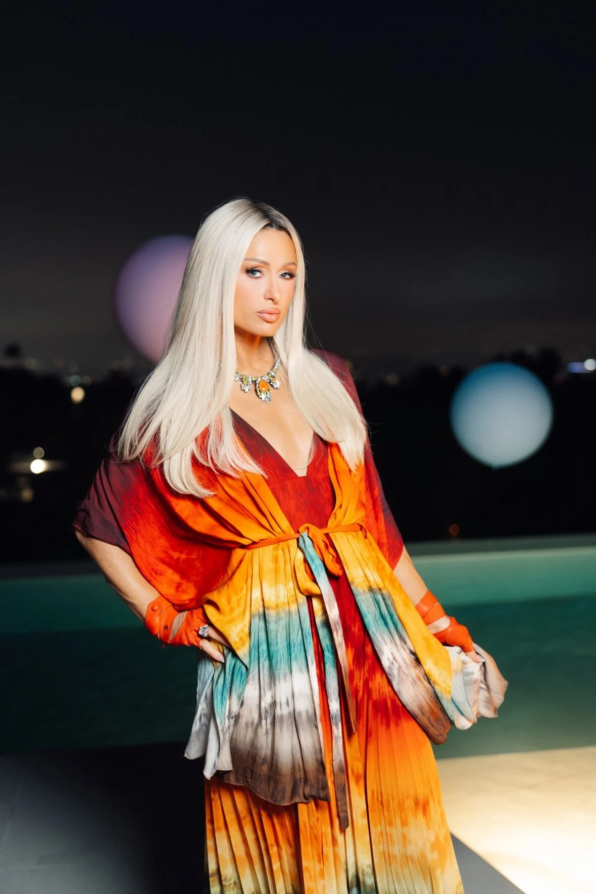 Celebridades participam do jantar WeMatter Pride oferecido por Vas J Morgan e Lucy Guo
