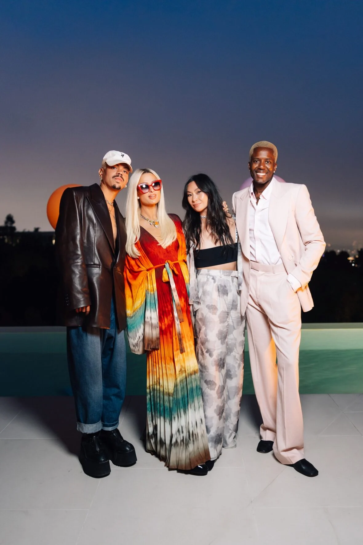 Celebridades participam do jantar WeMatter Pride oferecido por Vas J Morgan e Lucy Guo