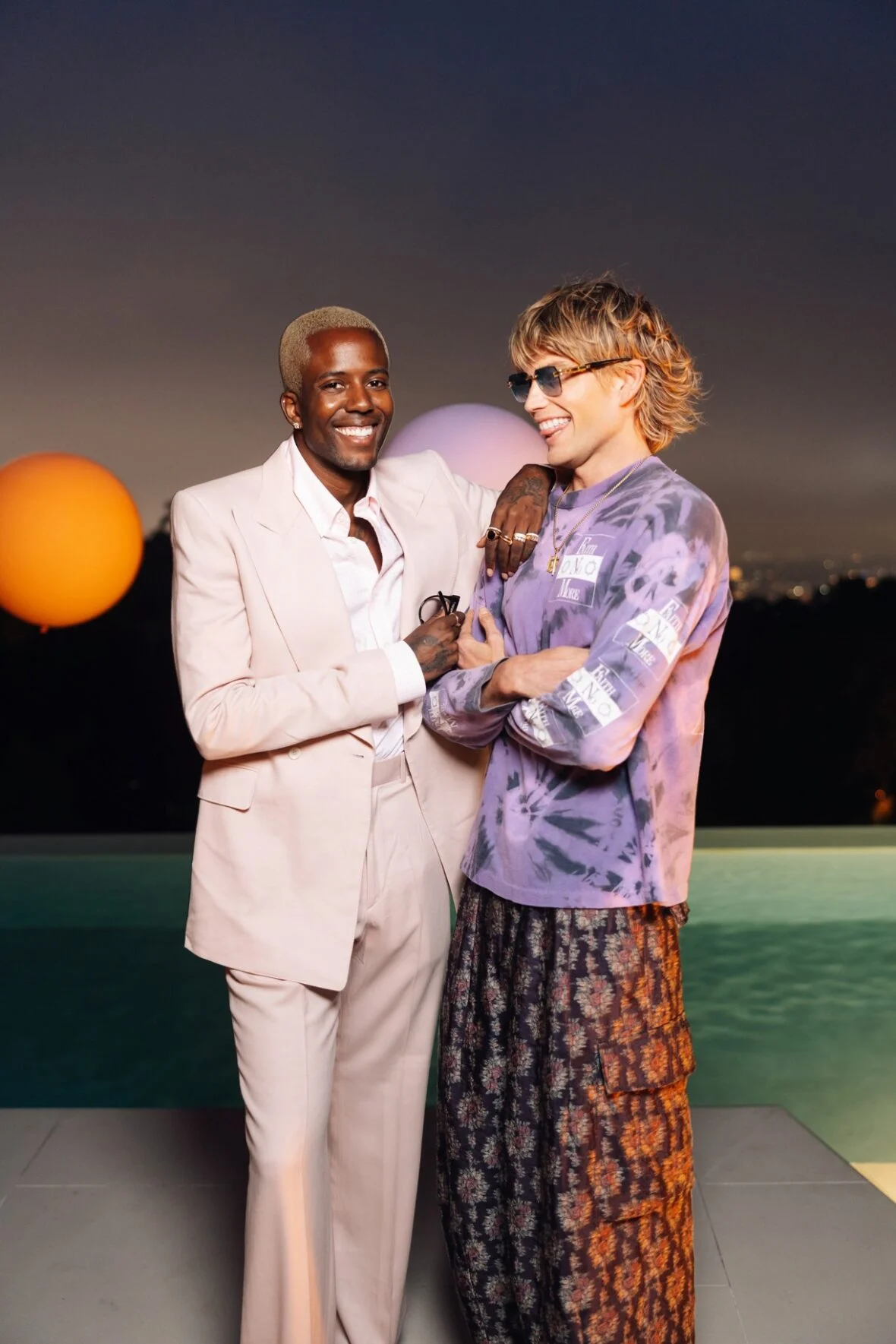 Celebridades participam do jantar WeMatter Pride oferecido por Vas J Morgan e Lucy Guo