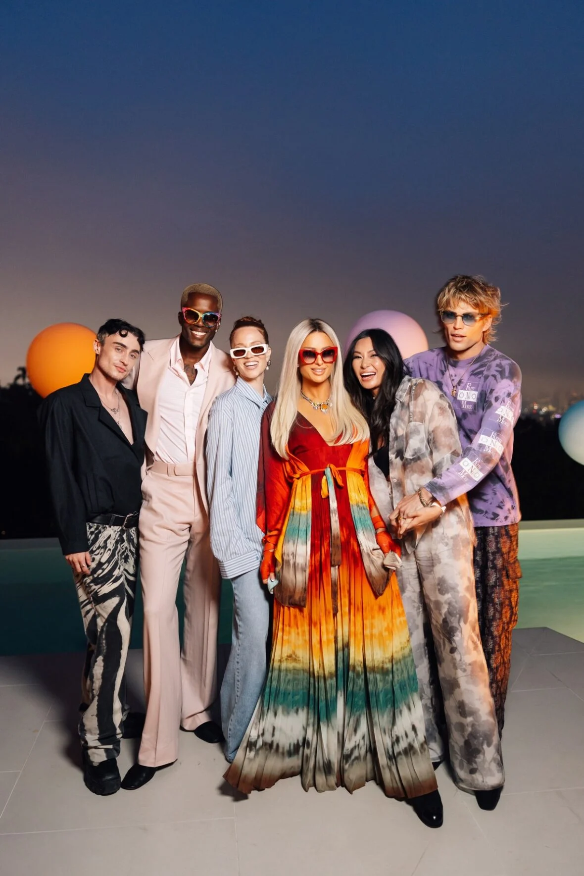 Celebridades participam do jantar WeMatter Pride oferecido por Vas J Morgan e Lucy Guo