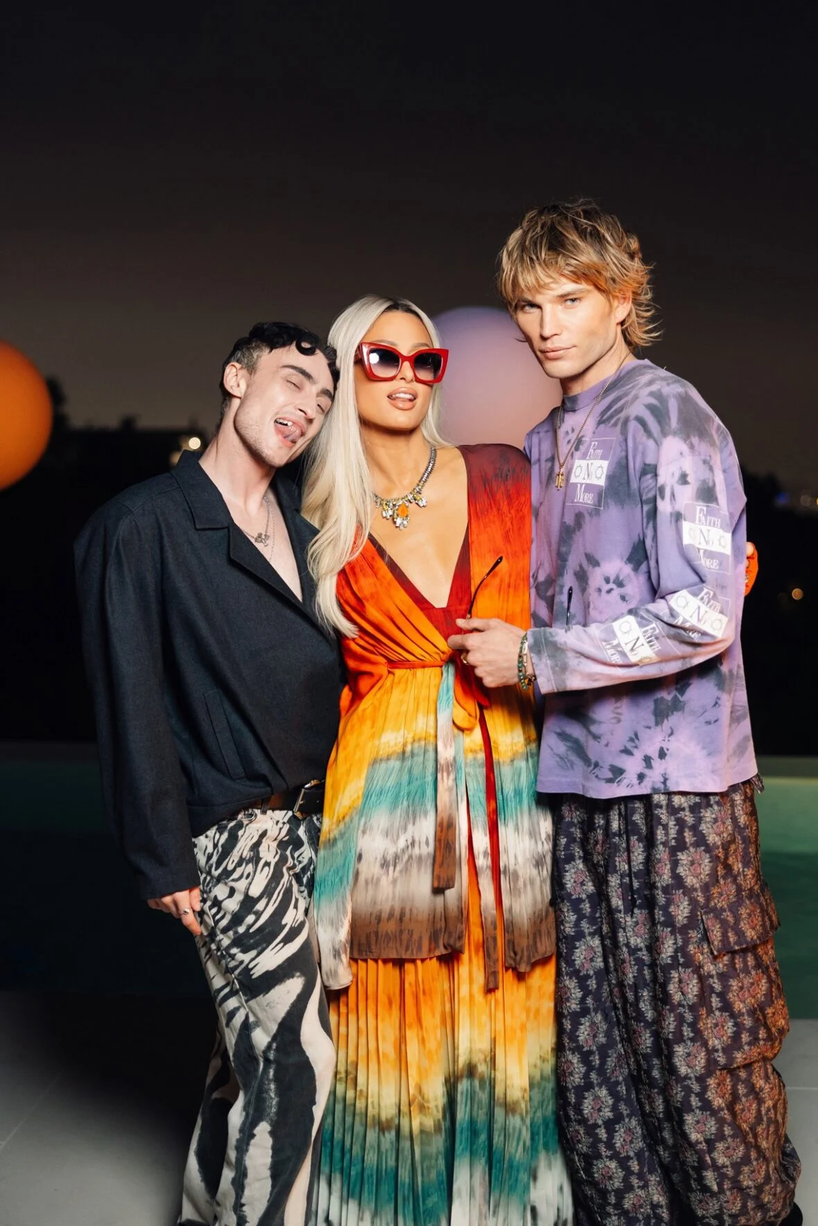 Celebridades participam do jantar WeMatter Pride oferecido por Vas J Morgan e Lucy Guo