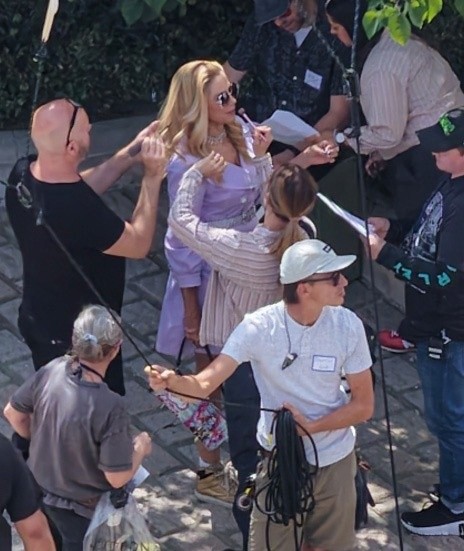 Elenco no set da sequência do filme de Romy e Michele, High School Reunion