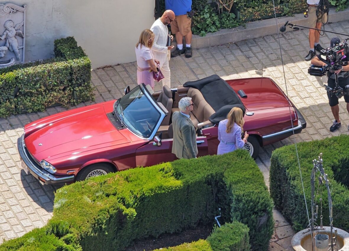 Elenco no set da sequência do filme de Romy e Michele, High School Reunion