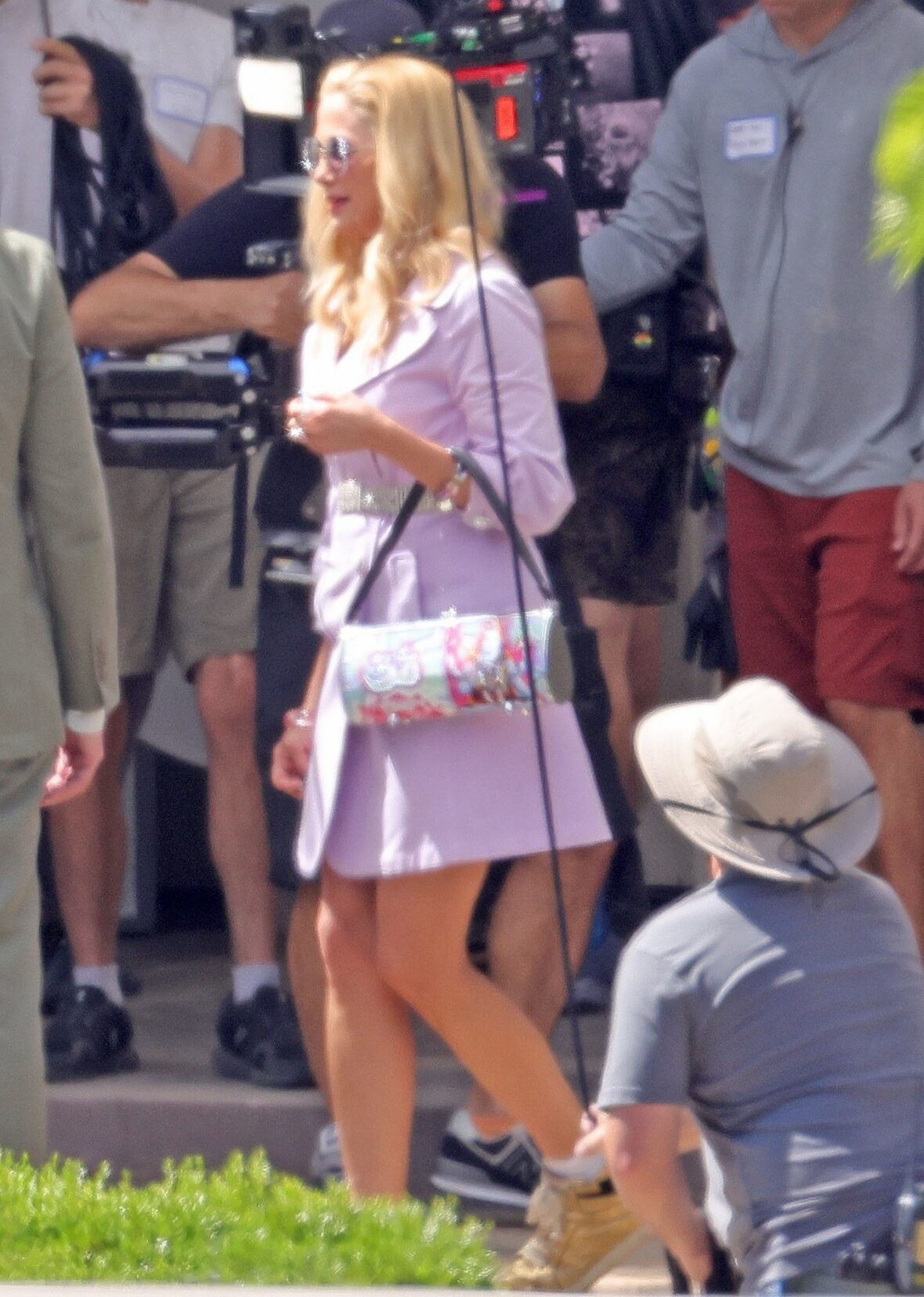 Elenco no set da sequência do filme de Romy e Michele, High School Reunion