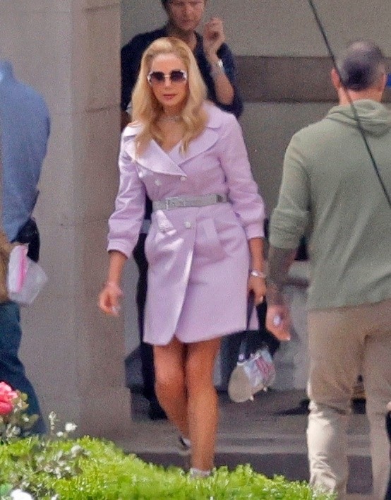 Elenco no set da sequência do filme de Romy e Michele, High School Reunion