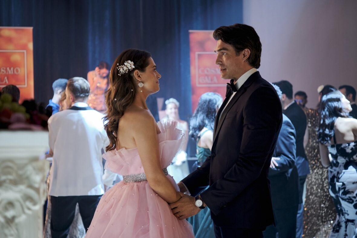 Pôster e fotos do filme Hallmark Channel The Love Heist com Peter Porte e Lyndsy Fonseca