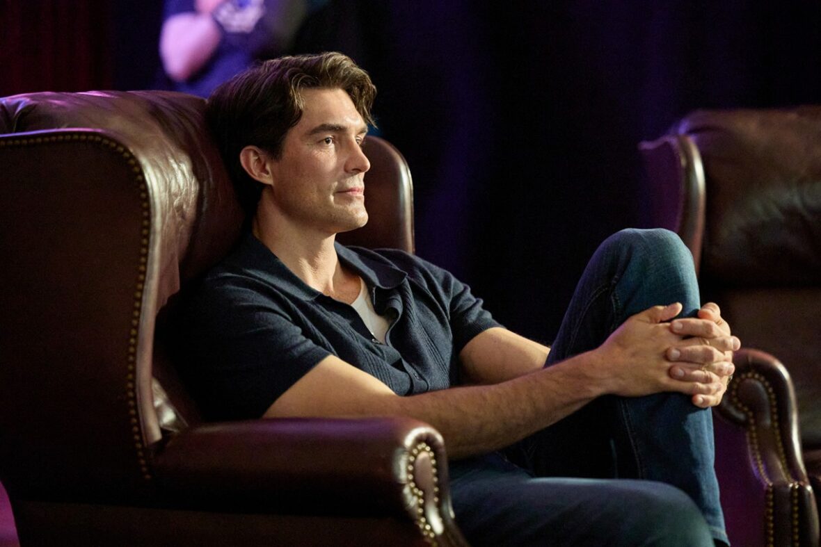 Pôster e fotos do filme Hallmark Channel The Love Heist com Peter Porte e Lyndsy Fonseca