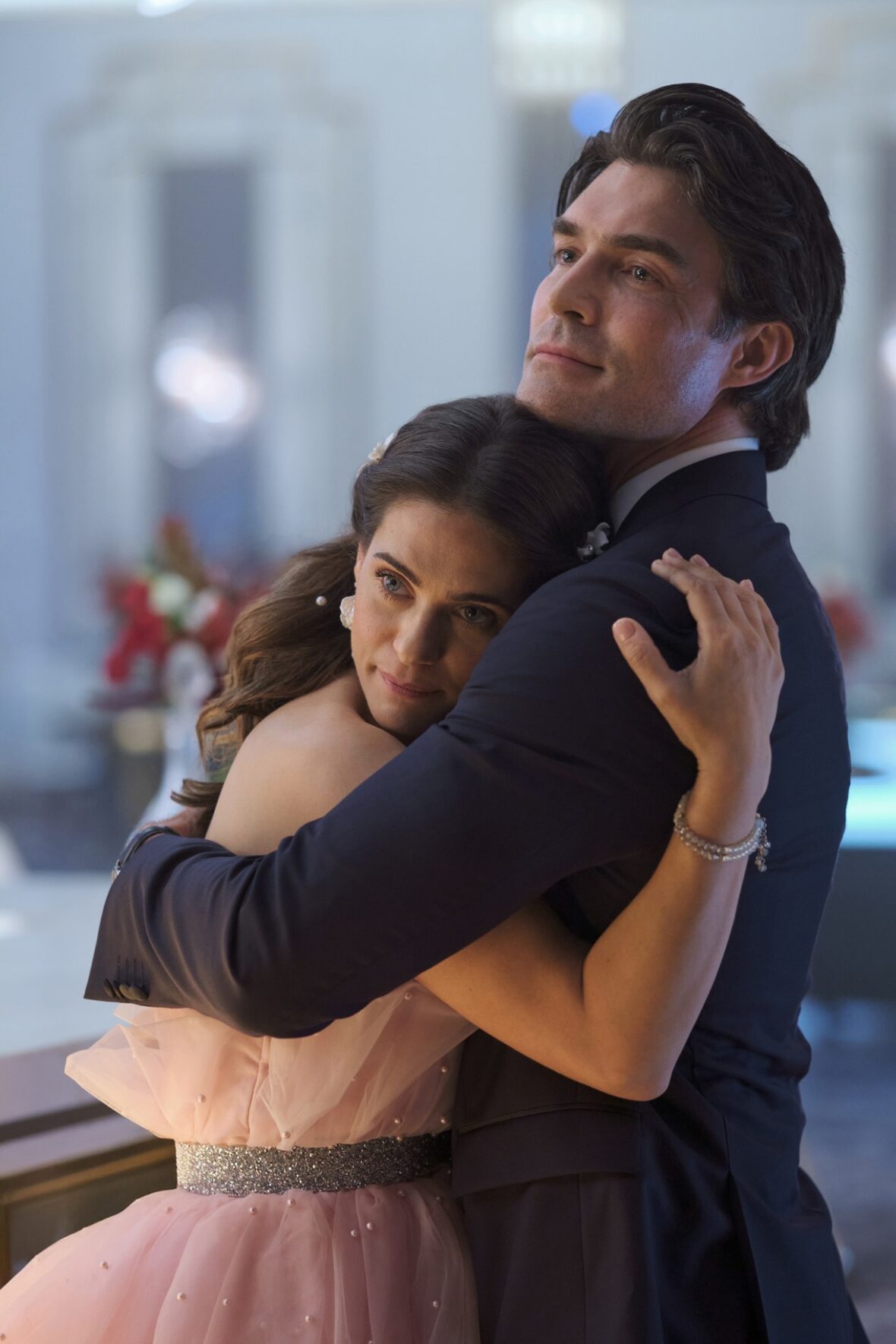 Pôster e fotos do filme Hallmark Channel The Love Heist com Peter Porte e Lyndsy Fonseca