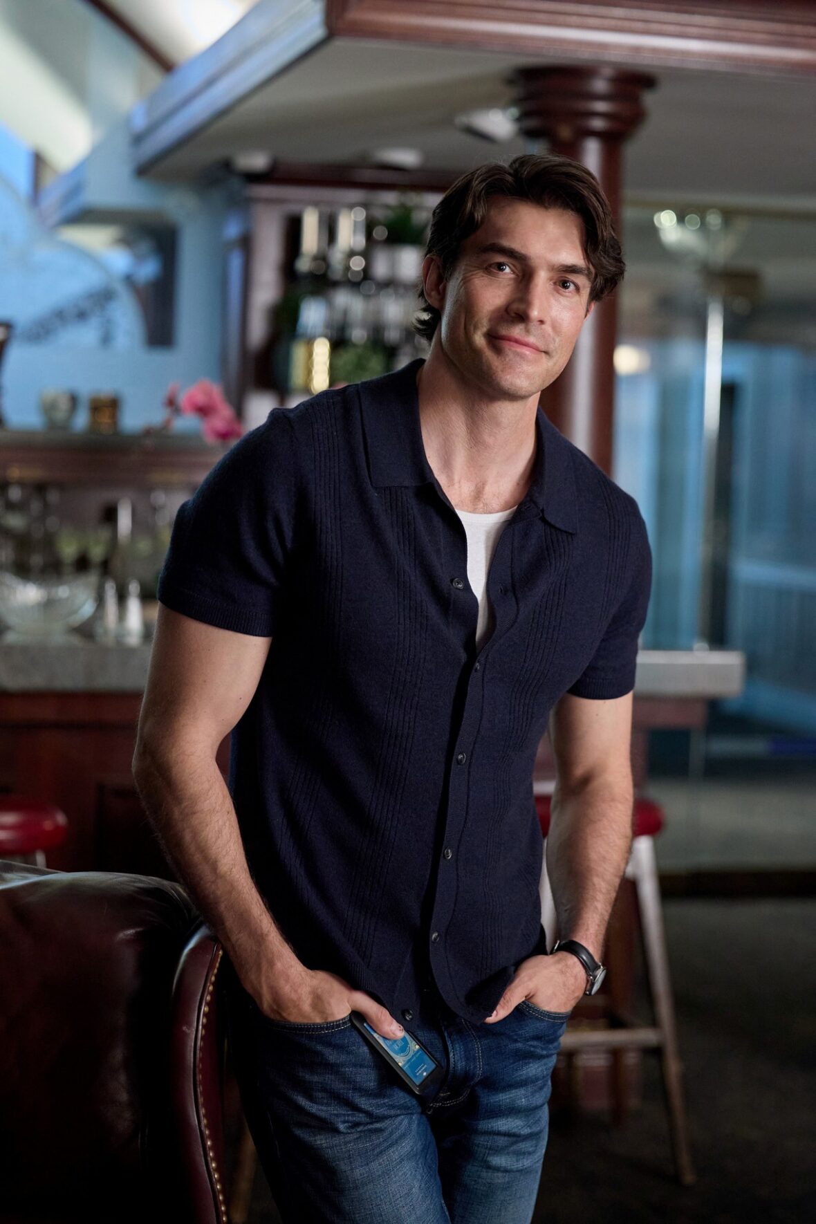 Pôster e fotos do filme Hallmark Channel The Love Heist com Peter Porte e Lyndsy Fonseca