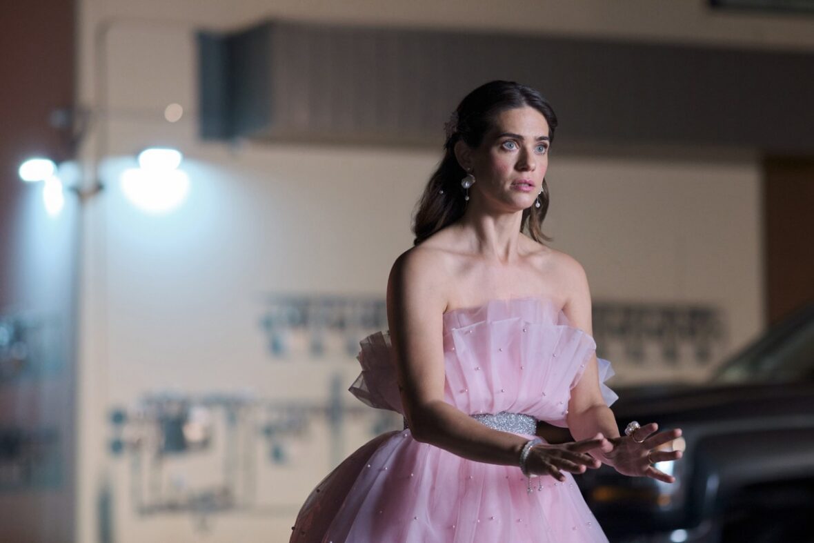 Pôster e fotos do filme Hallmark Channel The Love Heist com Peter Porte e Lyndsy Fonseca