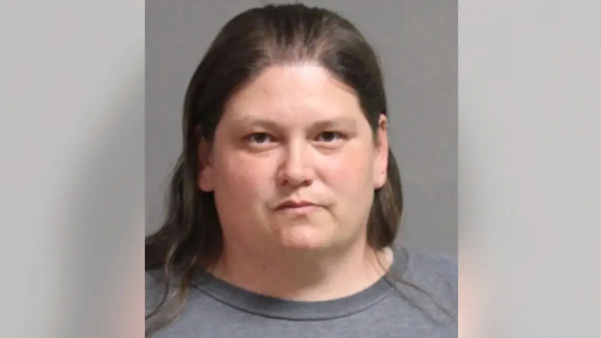 Lindsay Groves mugshot photo