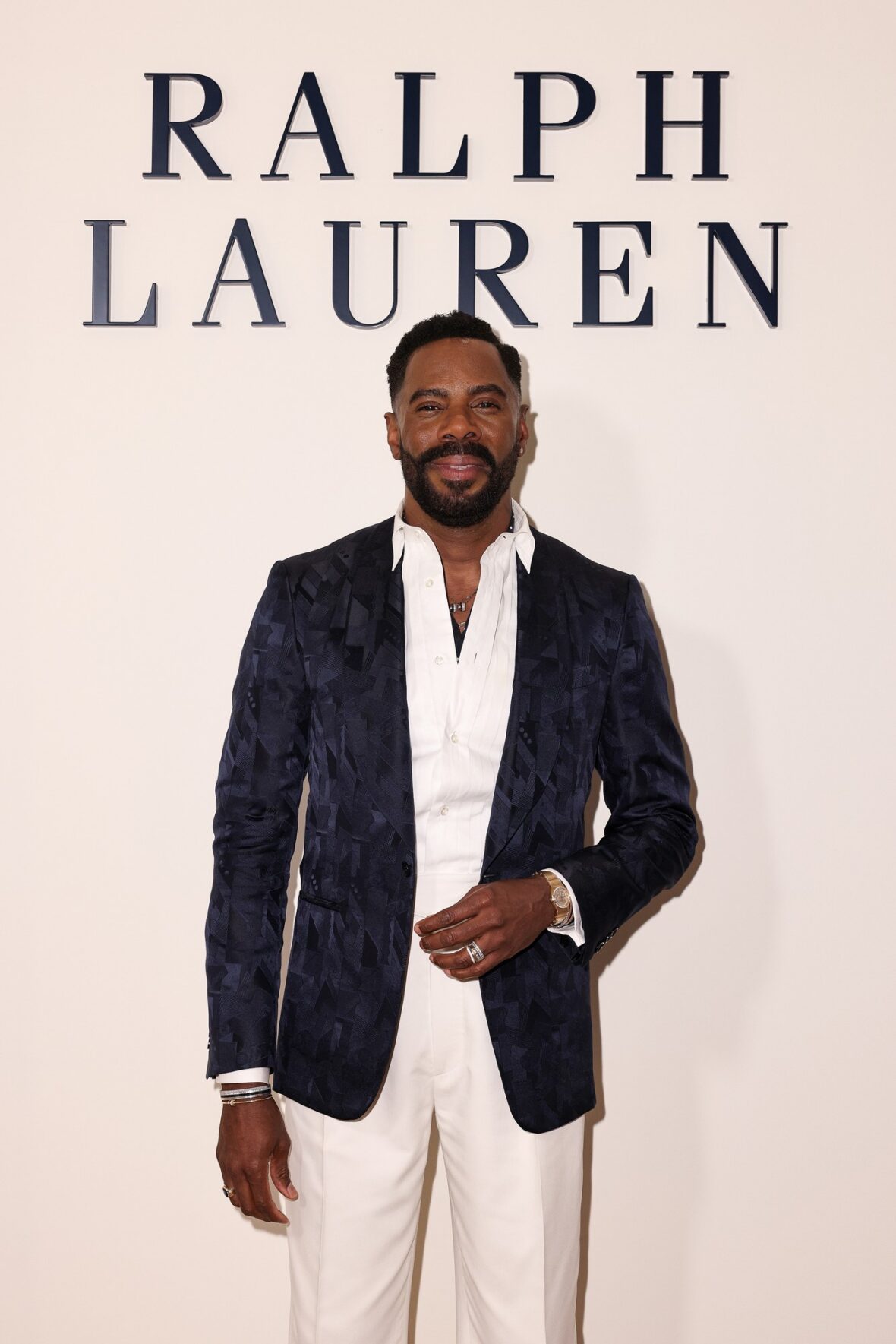 Celebridades participando do desfile da Ralph Lauren em Milão