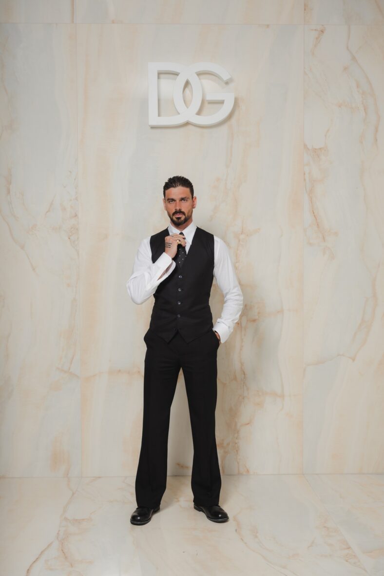 Michele Morrone no desfile da D&G