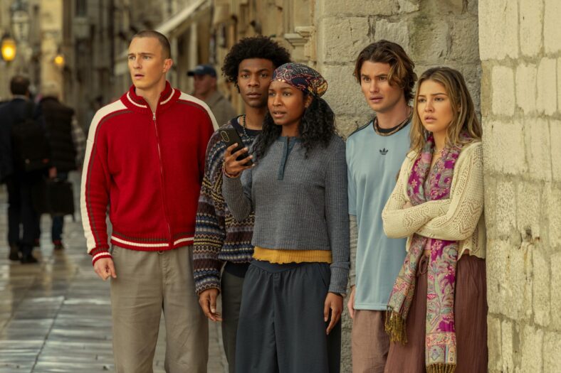 Still de Carlacia Grant com co-estrelas de Outer Banks na temporada final