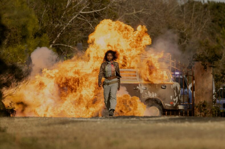 Still de Carlacia Grant na última temporada de Outer Banks